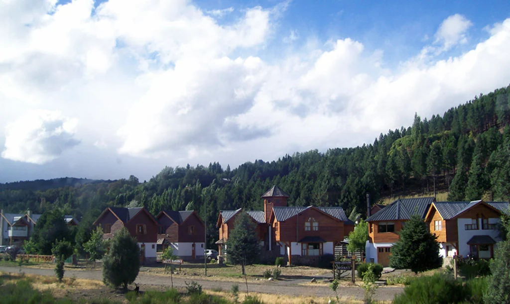 San Martín de los Andes - Tourism and Adventure in the Heart of the Andes 3 Typical buildings in San Martín de los Andes with wood and stone facades
