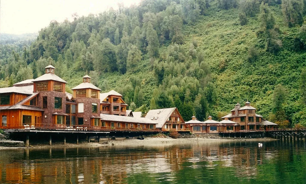 Puyuhuapi: Agua, Bosques y Termas